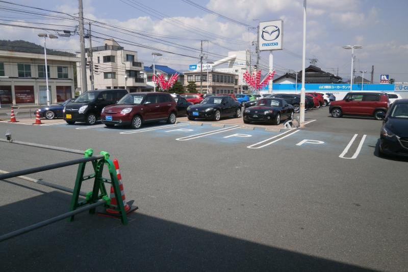 駐車場が若干狭くなります。