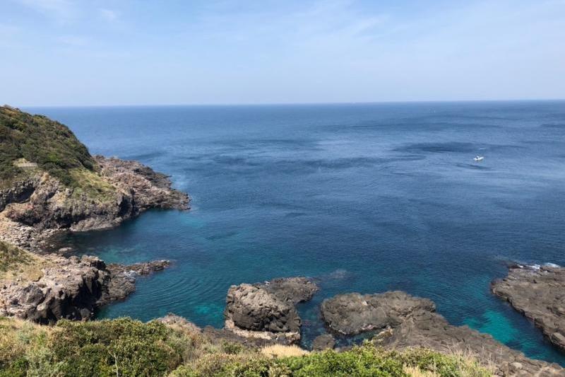 とーっても 美しく 絶景な 川尻岬の海です♪ ですが、その裏ではハプニング発生です。