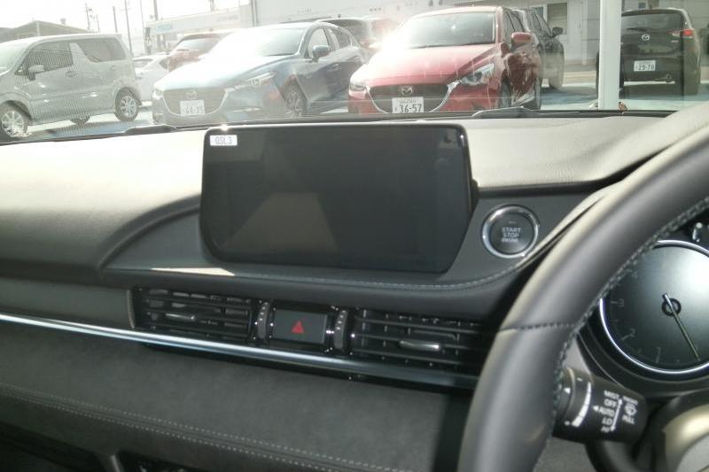 新採用の８インチセンターディスプレイ