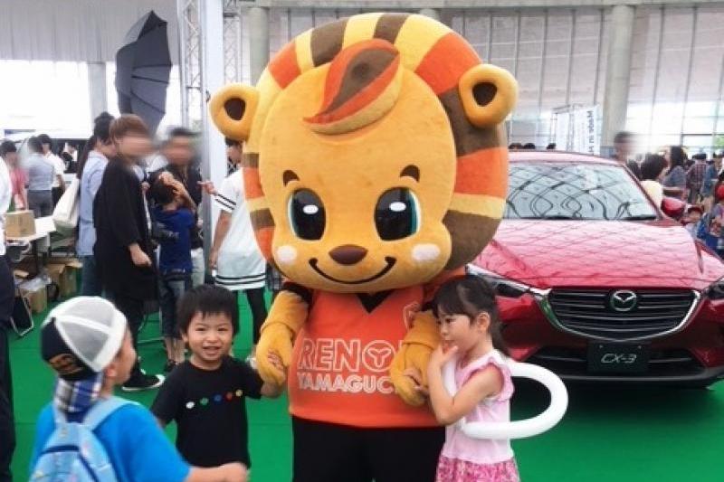 子どもたちのアイドル、レノ丸♪