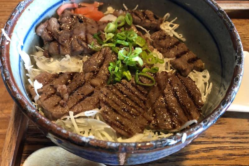 豊後牛焼肉丼1400円