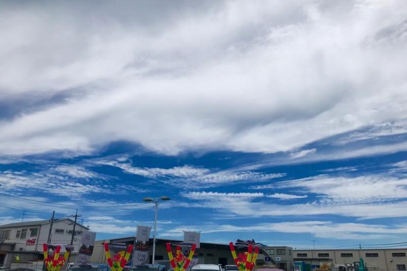 まるで油絵のような青空♬