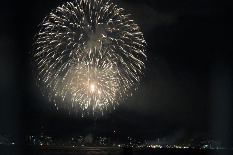 海響館もみえますね