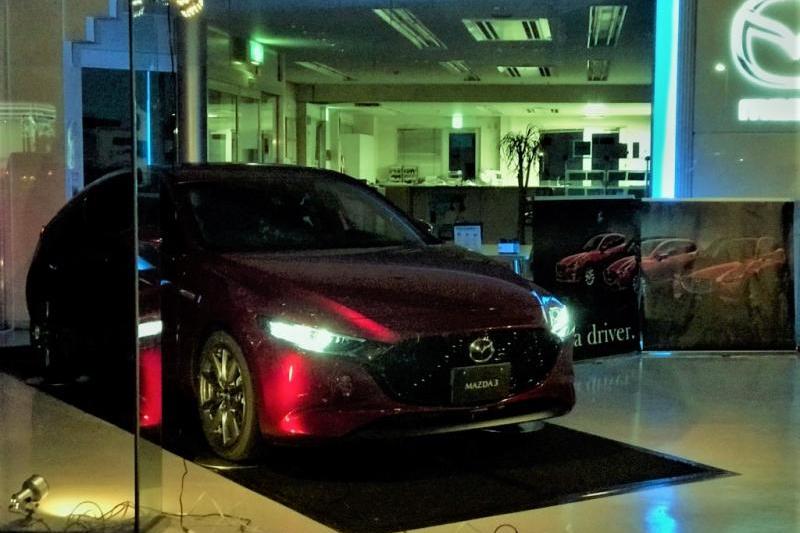 ＬＥＤライトが光るＭＡＺＤＡ３も素敵です！