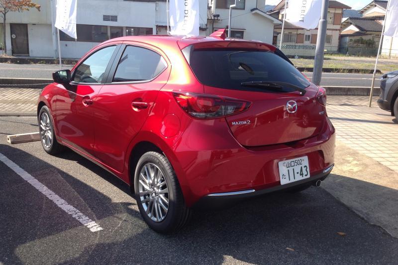 MAZDA2