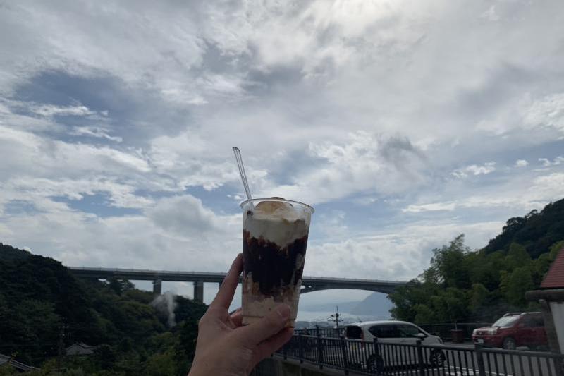 旅行先でほっと一息。