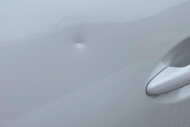 ドアノブの左上