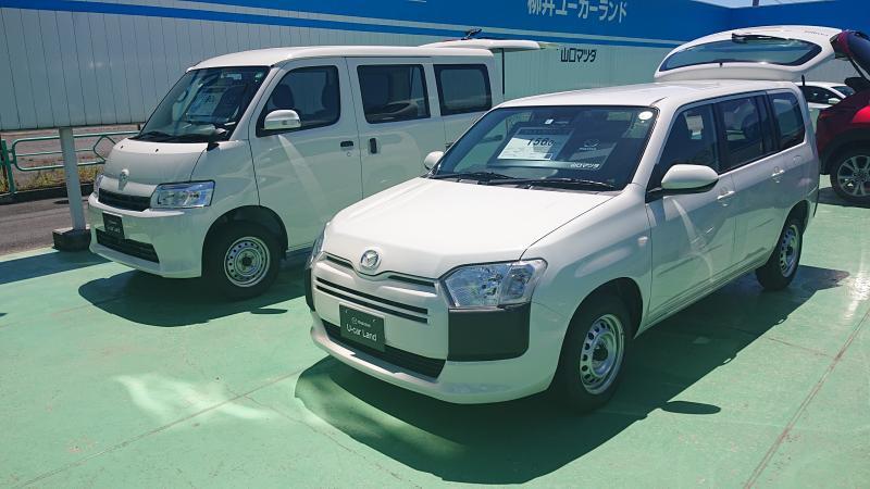 商用車の中古車も展示しております。