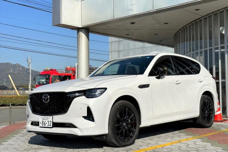 「M Hybrid Boost」を採用した、当店のCX-60試乗車「XD-HYBRID Premium Sports」。