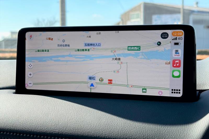 ワイヤレスで接続したApple CarPlay。ご覧の通り、人気の「Yahoo!カーナビ」も利用可能です。