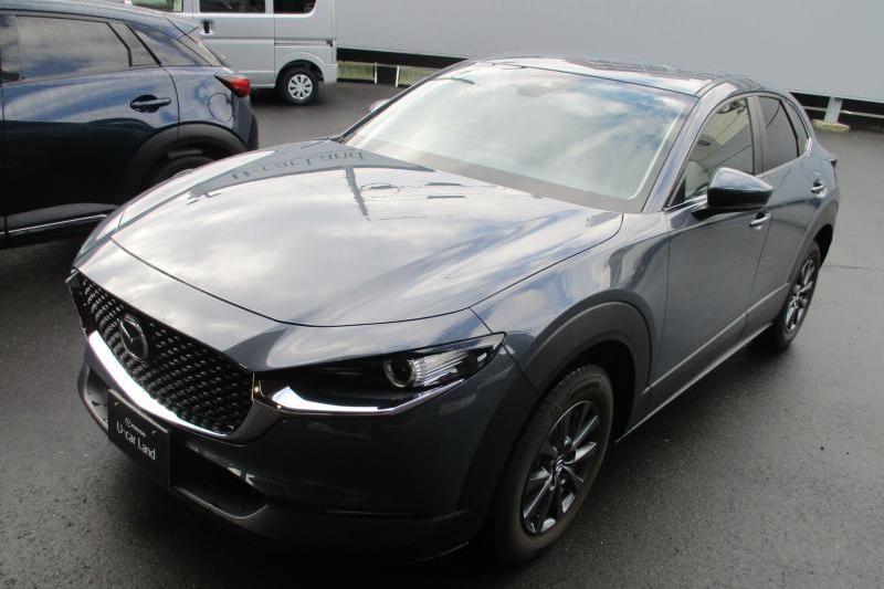 CX-30 フロント