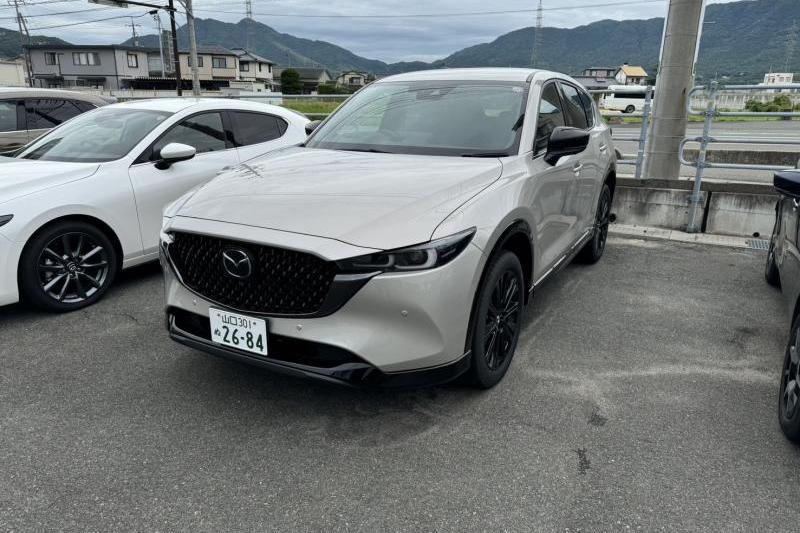 試乗車のCX-5はFrドアガラスも「合わせガラス」です