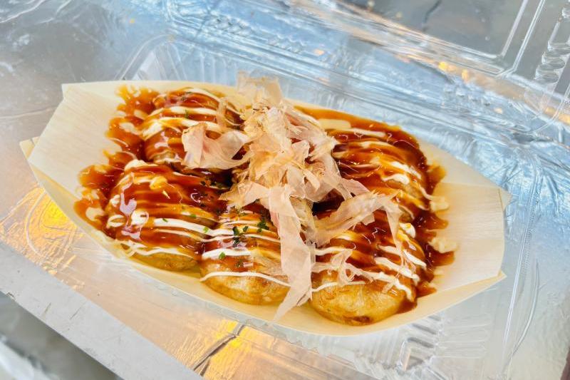 中はトロッ！ タコはプリッ！ あつあつのたこ焼きをお楽しみください！