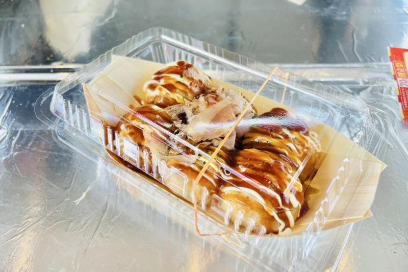 中はトロッ！ タコはプリッ！ あつあつのたこ焼きをお楽しみください！