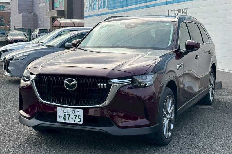 アーティザンレッドプレミアムメタリックのCX-80です。