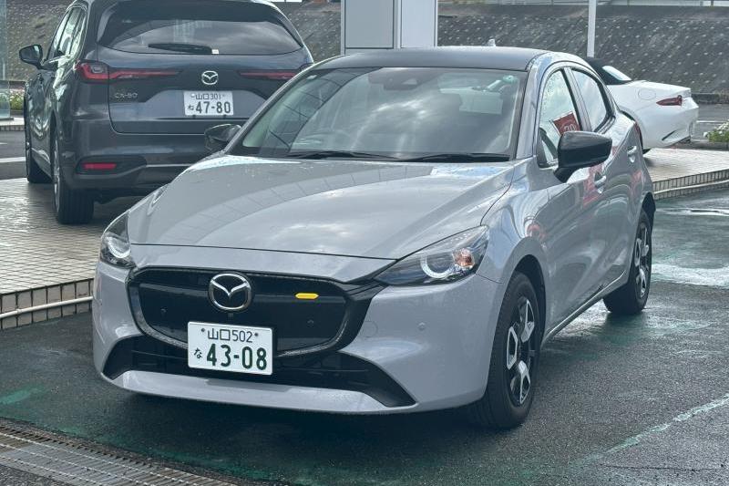 MAZDA2です