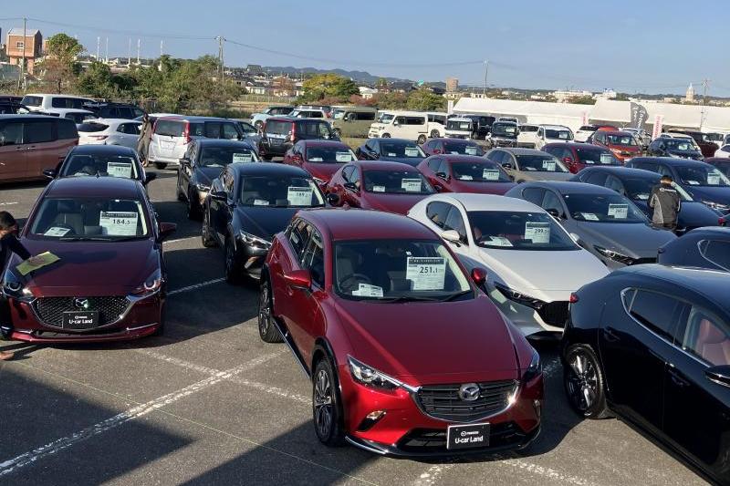 昨年の当社ブース風景　今年も選りすぐりの中古車をご用意します！