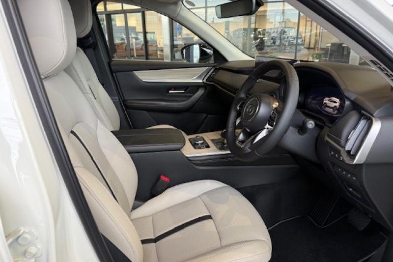 センターコンソールは木目調です！